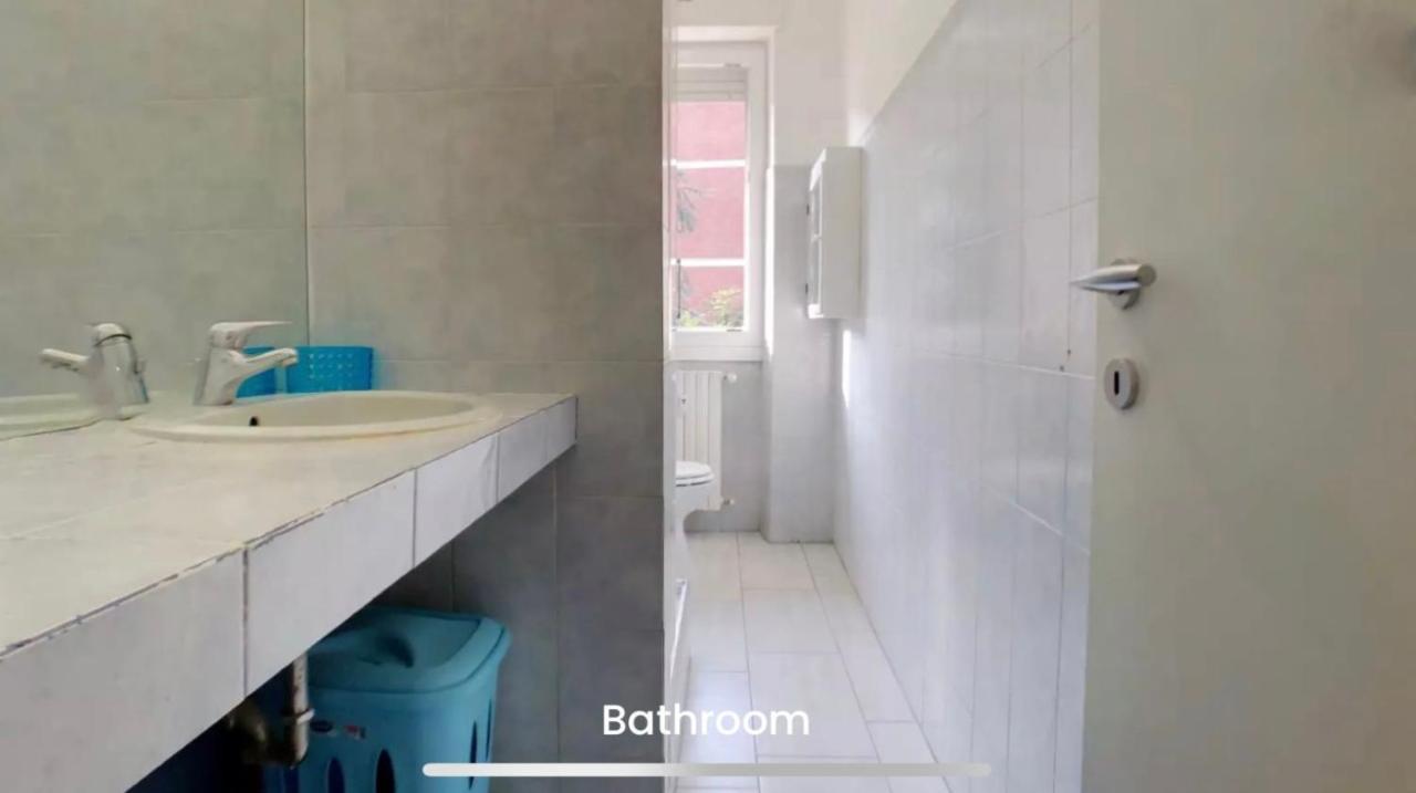 Metro Famagosta - Luminoso Appartamento Con Balcone Free Wifi & Parking มิลาน ภายนอก รูปภาพ